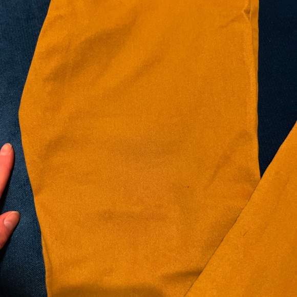 Mustard colored pants - Picture 5 of 6